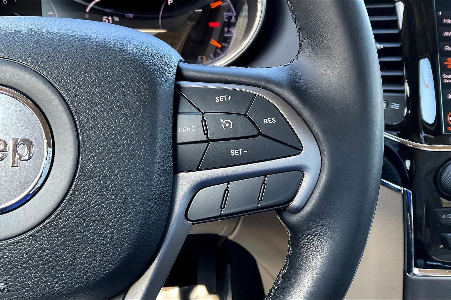 Used 2021 Jeep Grand Cherokee Limited w/ Luxury Group II AWD/4WD image 12