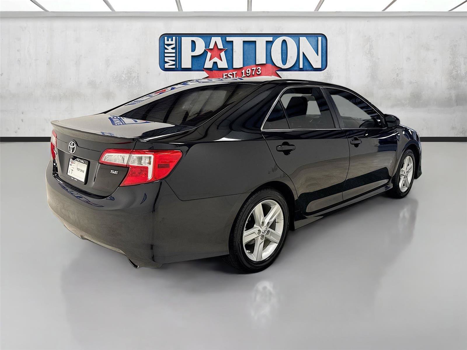 Used 2013 Toyota Camry SE FWD image 7