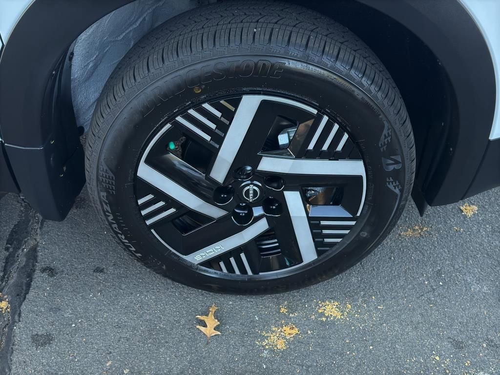 New 2026 Nissan Kicks SV w/ SV Premium Package image 9