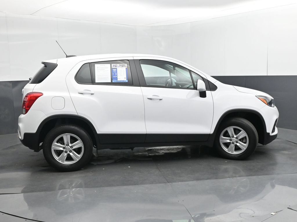 Used 2020 Chevrolet Trax LS w/ Tint and Cruise Package AWD/4WD image 28
