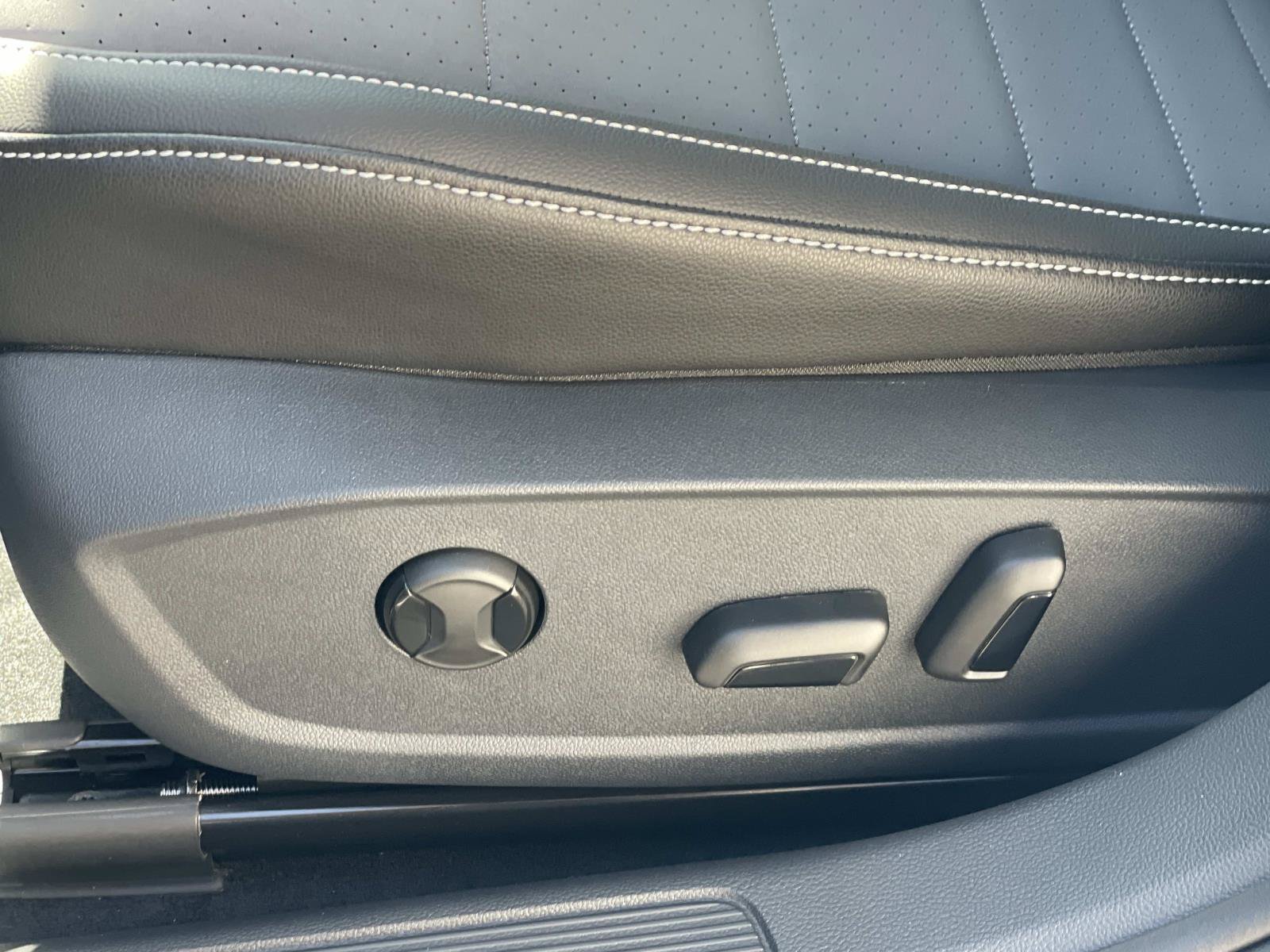 New 2027 Volkswagen Jetta SE FWD image 19