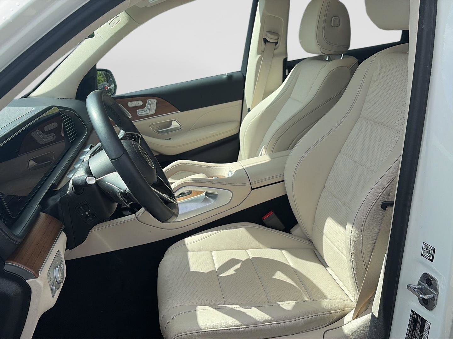 Used 2024 Mercedes-Benz GLS 450 4MATIC image 10