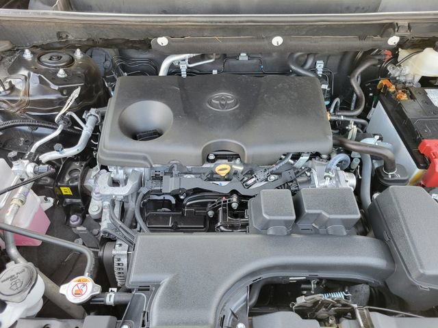 Used 2024 Toyota RAV4 XLE FWD image 25