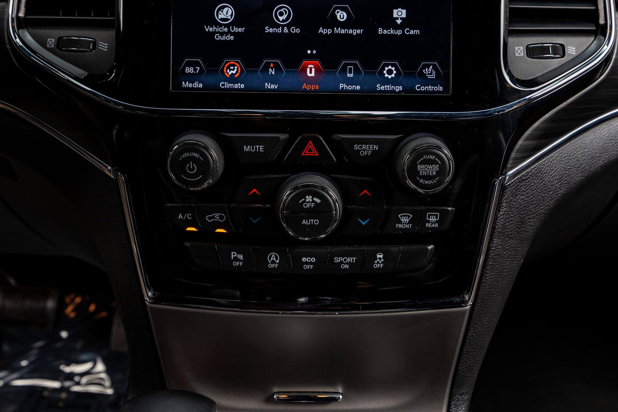 Used 2020 Jeep Grand Cherokee Limited image 22