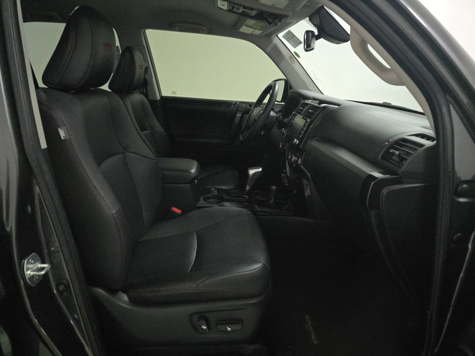 Used 2020 Toyota 4Runner TRD Off-Road Premium image 9