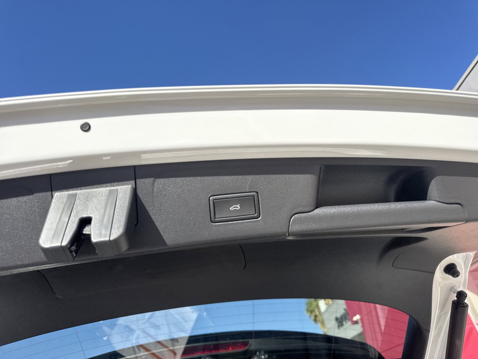 New 2026 Volkswagen Atlas Cross Sport SEL image 8