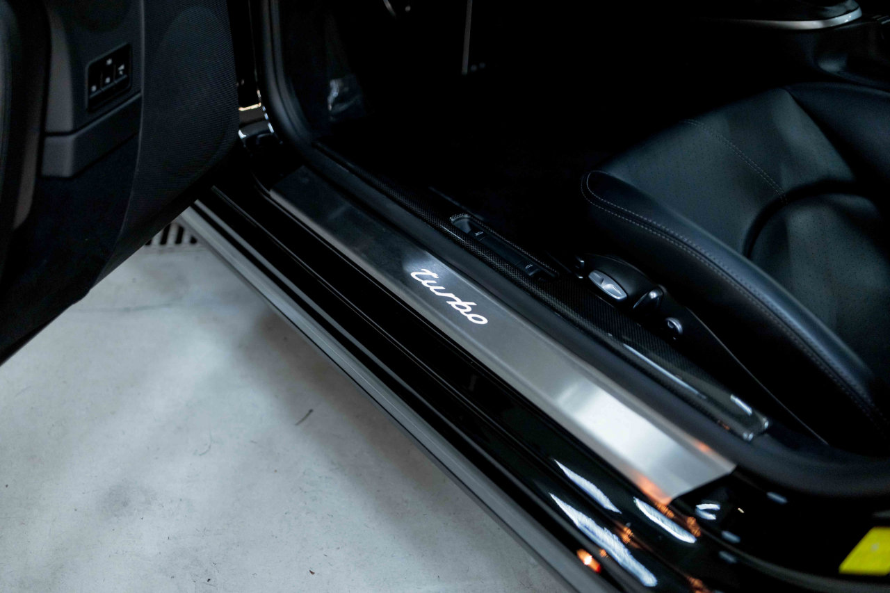 Used 2012 Porsche 911 Turbo image 33