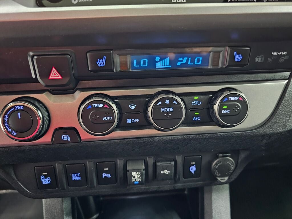 Used 2023 Toyota Tacoma Limited w/ Nightshade Package AWD/4WD image 21