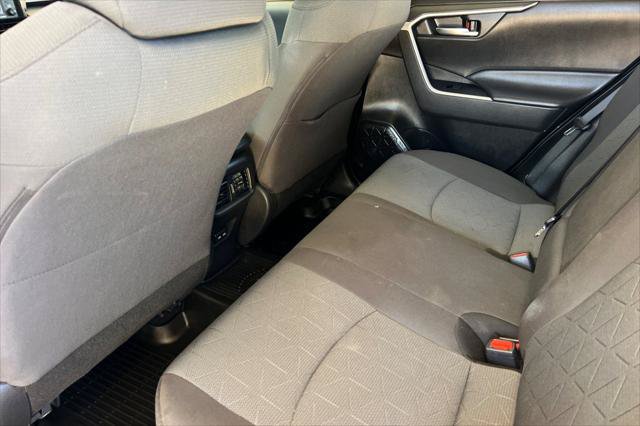 Certified 2022 Toyota RAV4 XLE w/ XLE Grade Weather Package AWD/4WD image 4