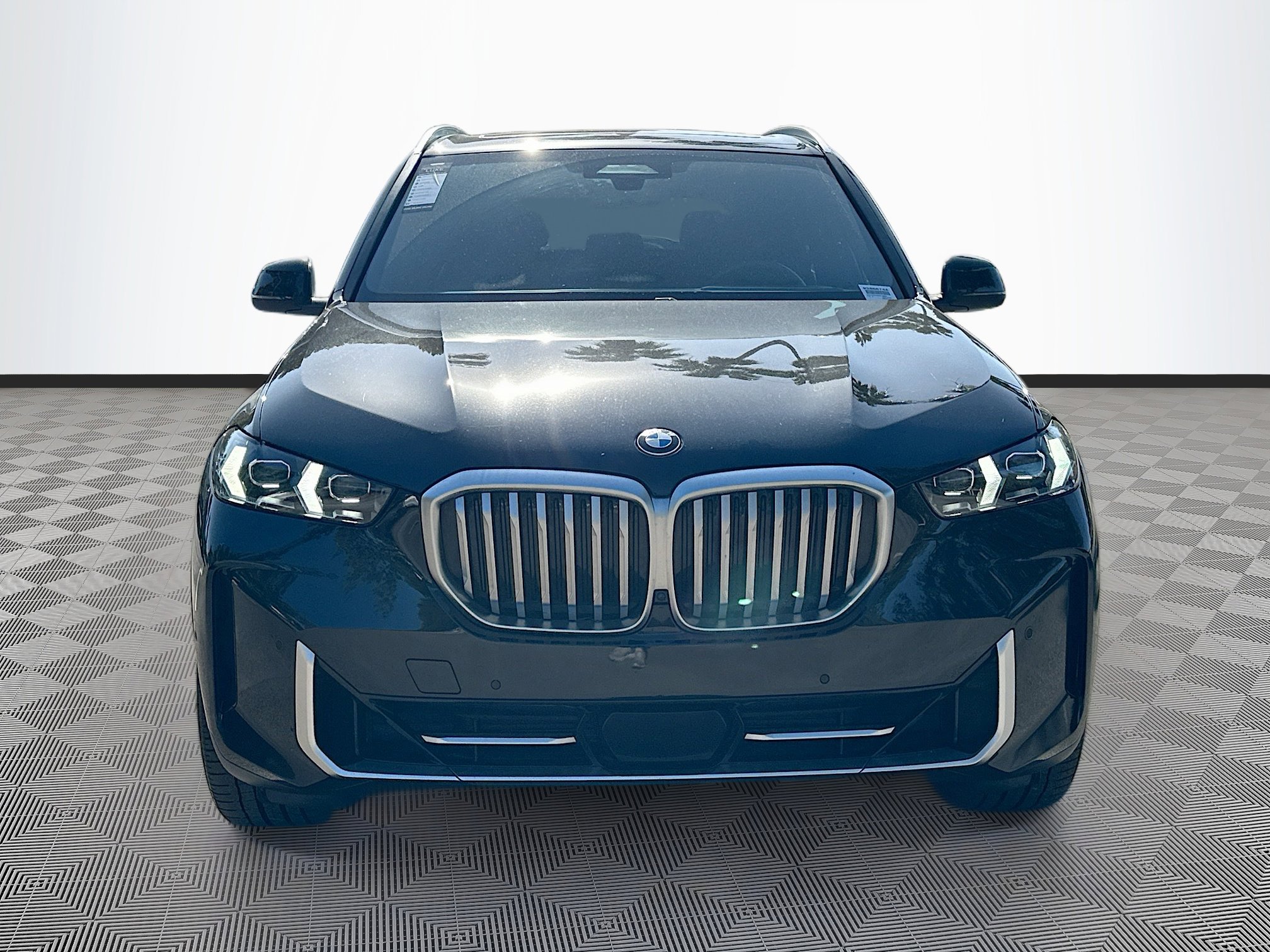 Used 2024 BMW X5 xDrive40i w/ Premium Package image 2