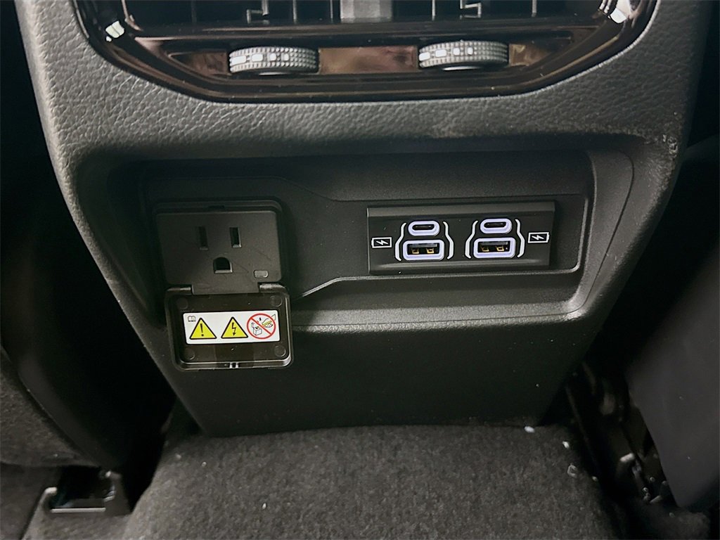 New 2025 Jeep Grand Cherokee Altitude image 26