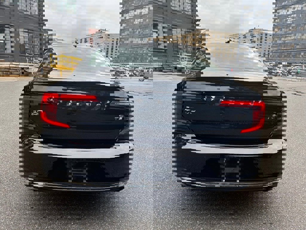 Certified 2025 Volvo S90 T8 Plus image 13