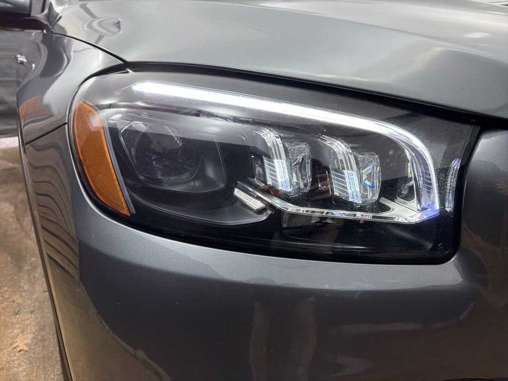 Used 2022 Mercedes-Benz GLS 450 4MATIC image 39