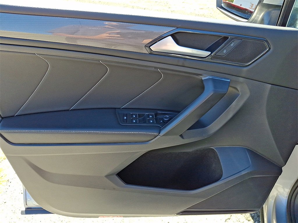 Used 2022 Volkswagen Tiguan SE image 13