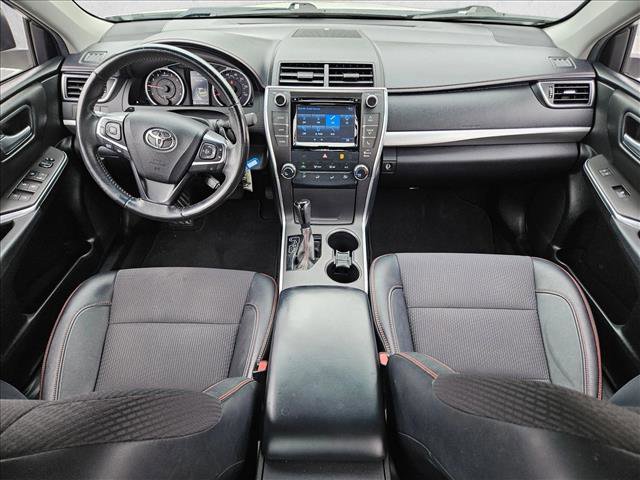 Used 2017 Toyota Camry SE w/ Moonroof Package FWD image 19