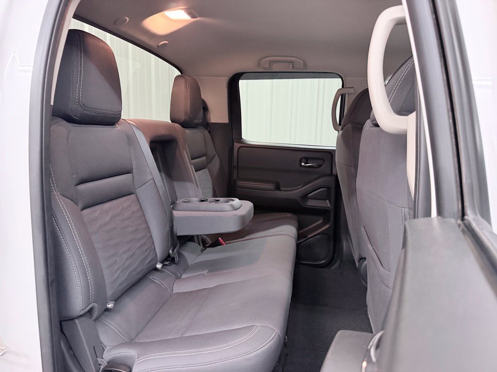 Used 2024 Nissan Frontier SV w/ Technology Package RWD image 32