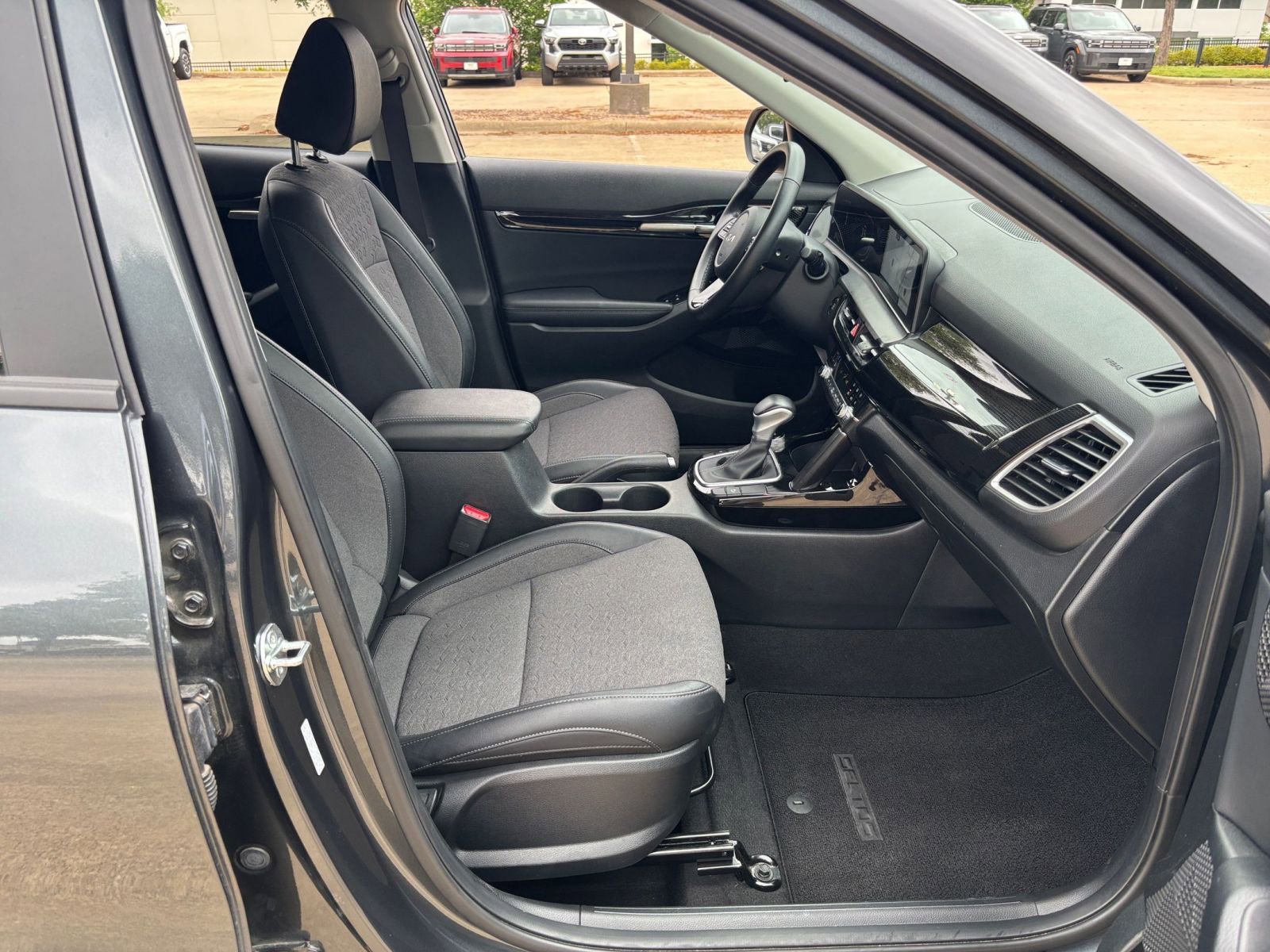 Used 2025 Kia Seltos S image 39