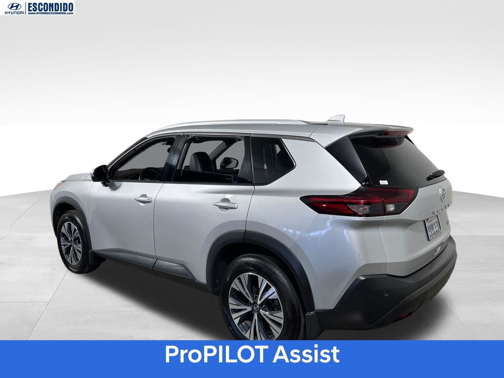 Used 2021 Nissan Rogue SV w/ Premium Package FWD image 3