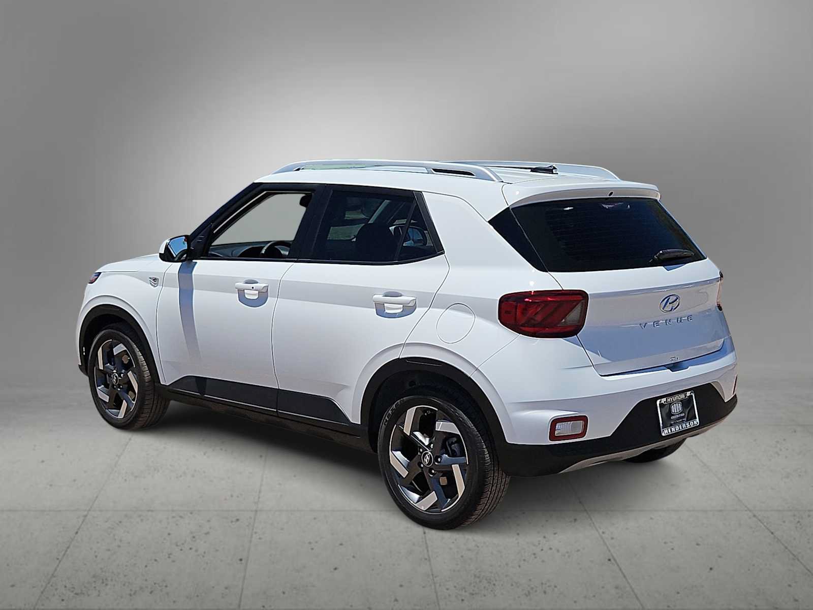 Used 2026 Hyundai Venue SEL FWD image 6