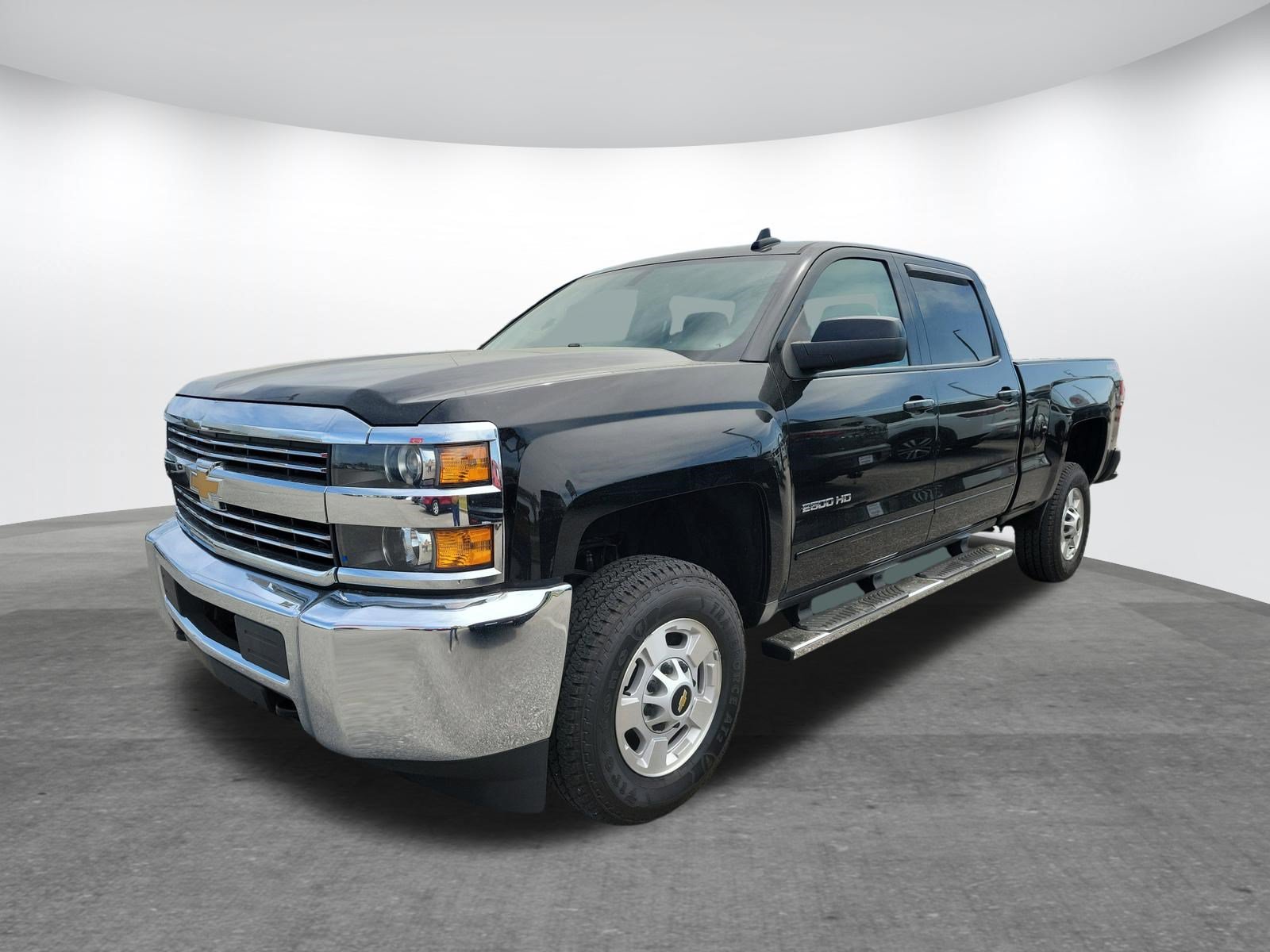 Used 2017 Chevrolet Silverado 2500 LT AWD/4WD image 3