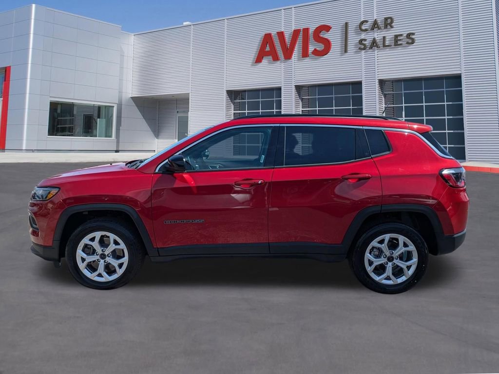 Used 2025 Jeep Compass Latitude image 10