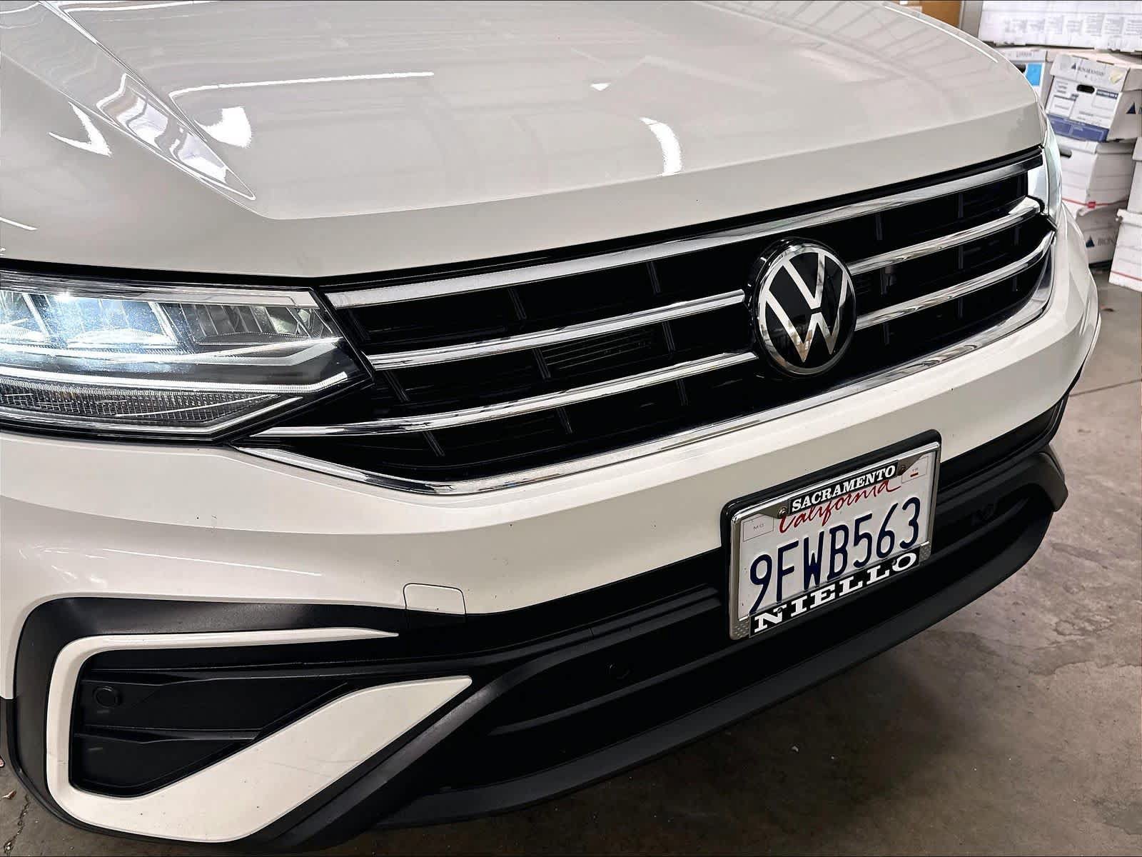 Used 2023 Volkswagen Tiguan SE AWD/4WD image 34