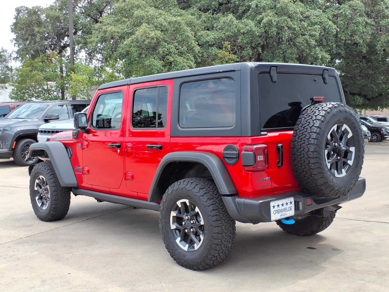 Used 2025 Jeep Wrangler Unlimited Rubicon 4xe w/ Convenience Group AWD/4WD image 16