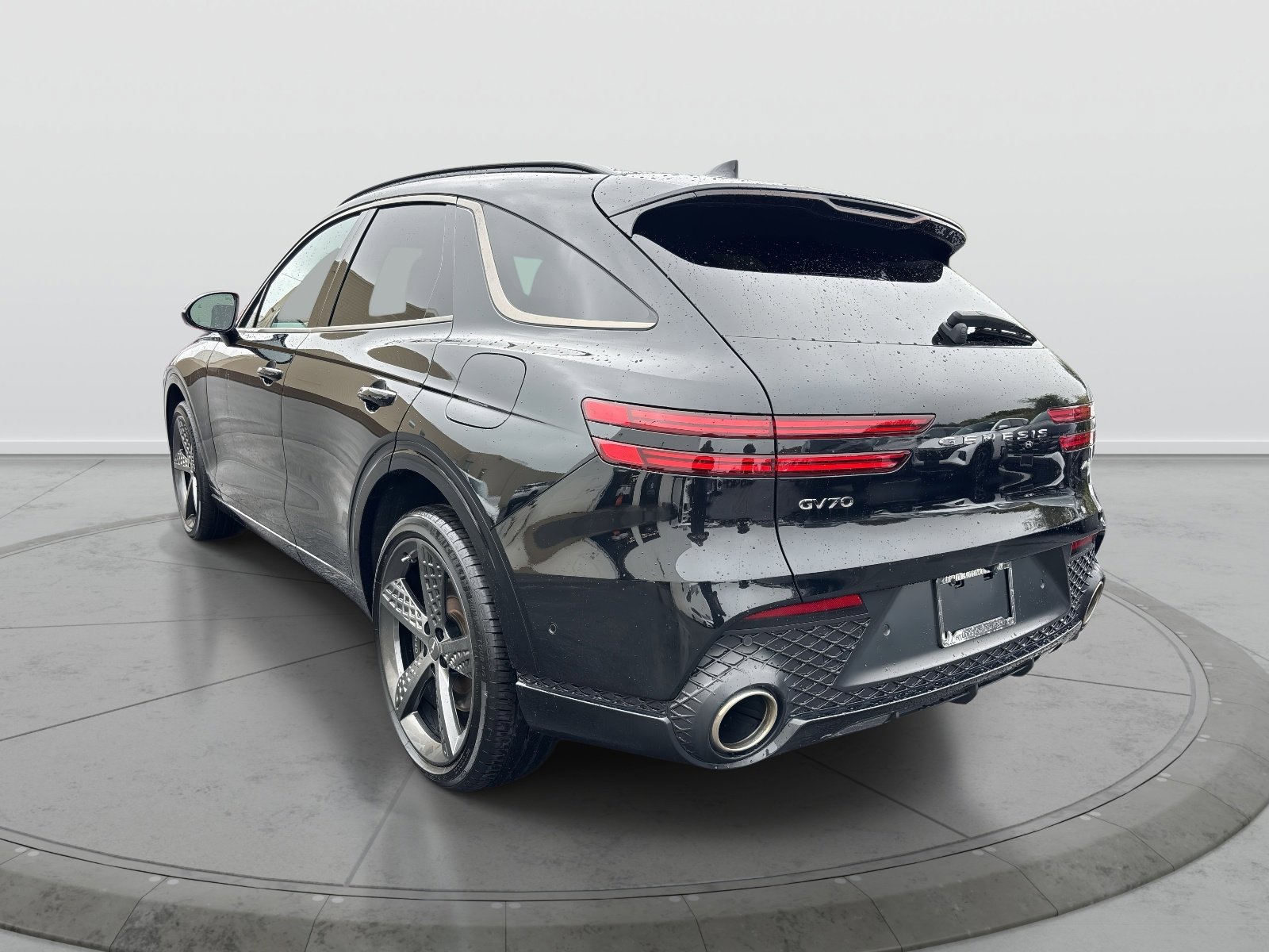Used 2023 Genesis GV70 2.5T w/ Sport Prestige Package image 3