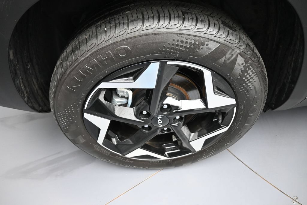 Certified 2025 Kia Seltos S AWD/4WD image 12