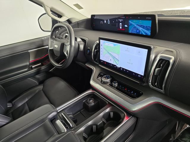 Certified 2025 Ford Expedition Platinum AWD/4WD image 10