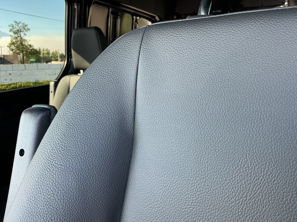 Used 2025 Mercedes-Benz Sprinter 2500 image 13