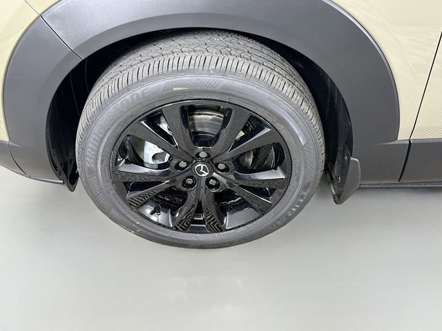 New 2025 MAZDA CX-30 Carbon image 31