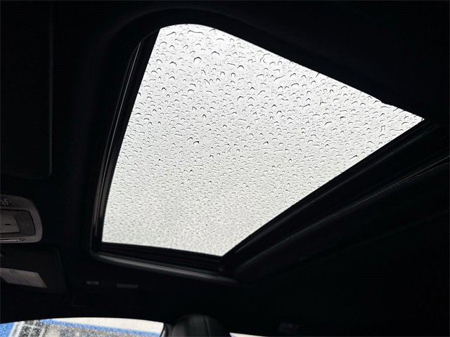 Used 2025 Toyota Sienna Platinum image 23