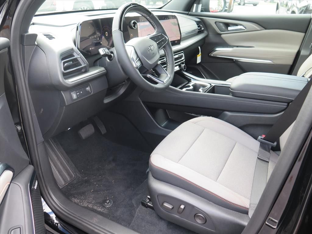 New 2026 Chevrolet Traverse LT w/ Enhanced Driving Package image 11