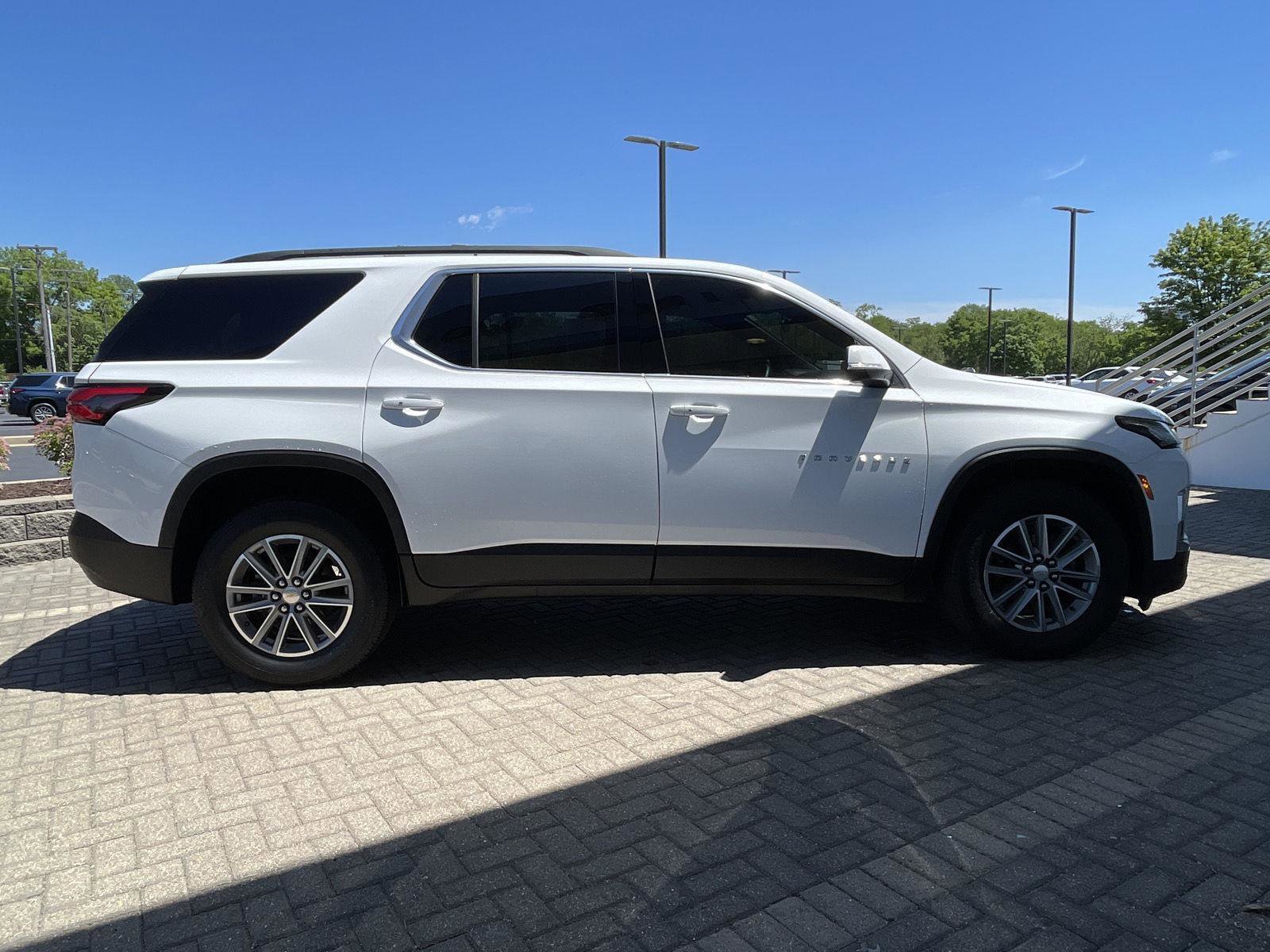 Used 2023 Chevrolet Traverse LT w/ LPO, Floor Liner Package FWD image 6