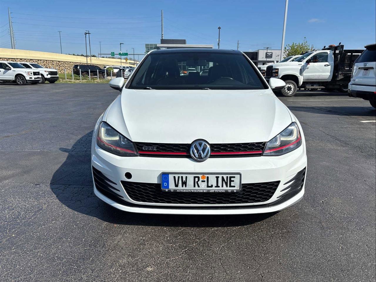 Used 2015 Volkswagen GTI SE w/ Lighting Package (SEL) FWD image 3