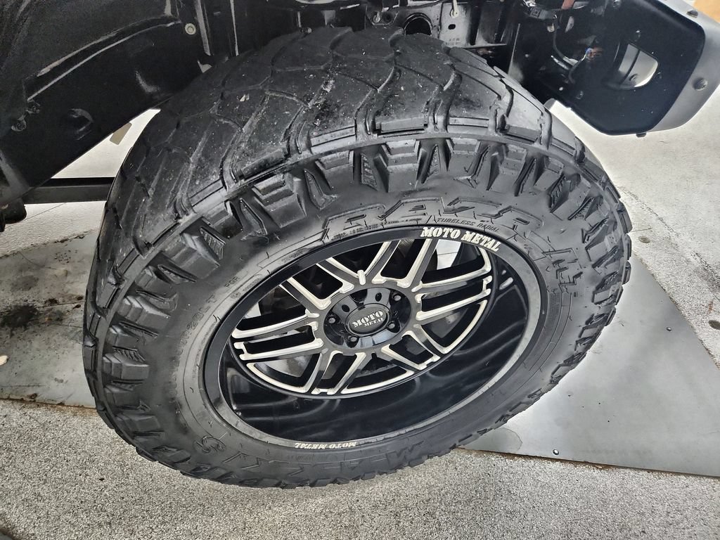 Used 2018 Jeep Wrangler Unlimited Rubicon AWD/4WD image 37
