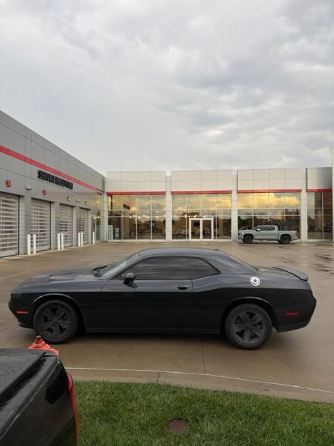 Used 2019 Dodge Challenger SXT RWD image 7