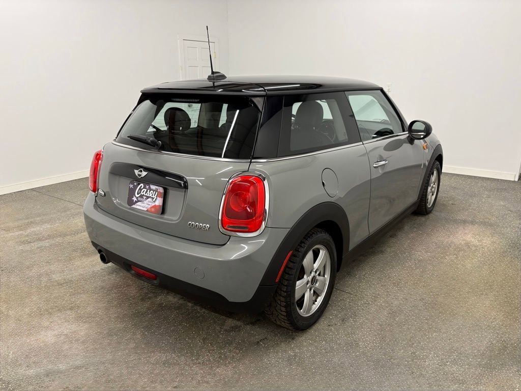 Used 2017 MINI Cooper 2-Door Hardtop image 7