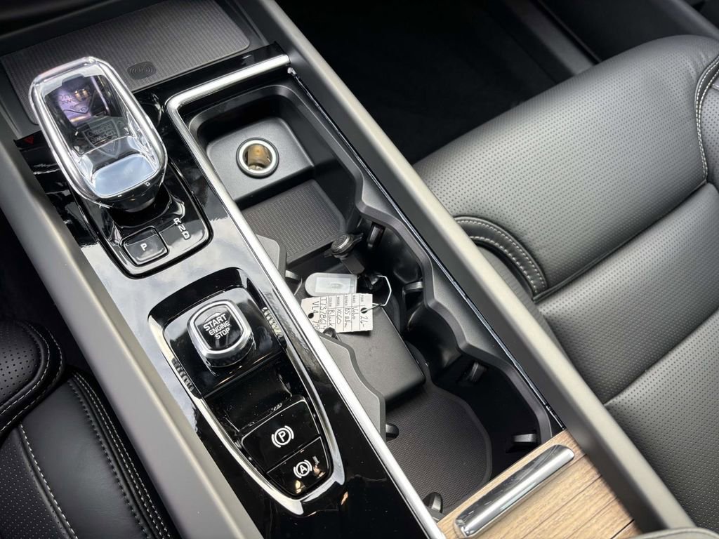 New 2026 Volvo XC60 B5 Ultra w/ Protection Package Premier image 22