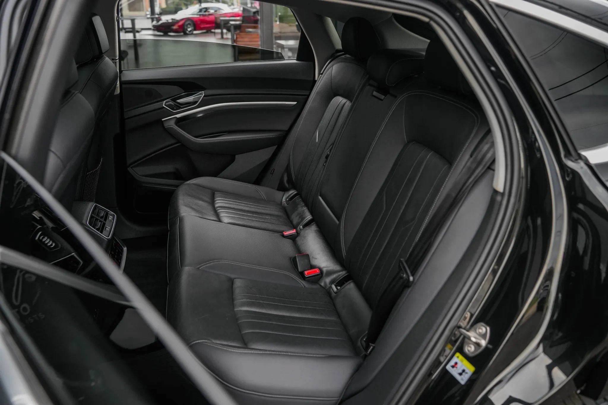 Used 2020 Audi e-tron Premium Plus AWD/4WD image 32