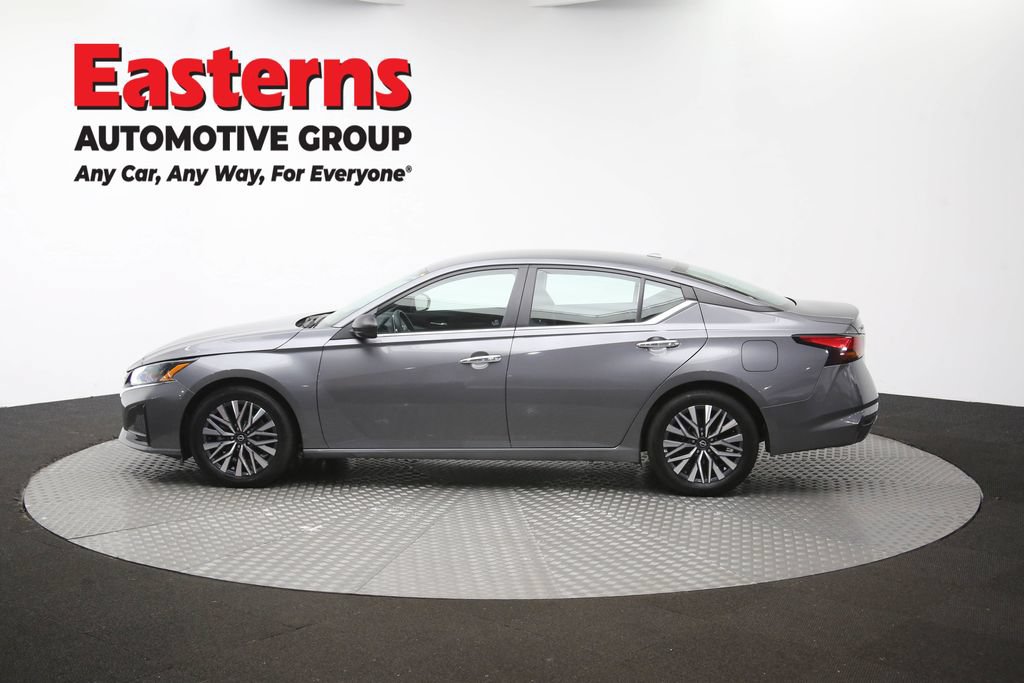 Used 2025 Nissan Altima 2.5 SV FWD image 60