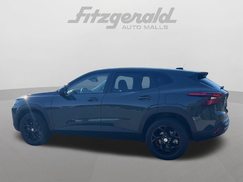 Used 2025 Chevrolet Trax LS w/ LS Convenience Package FWD image 6