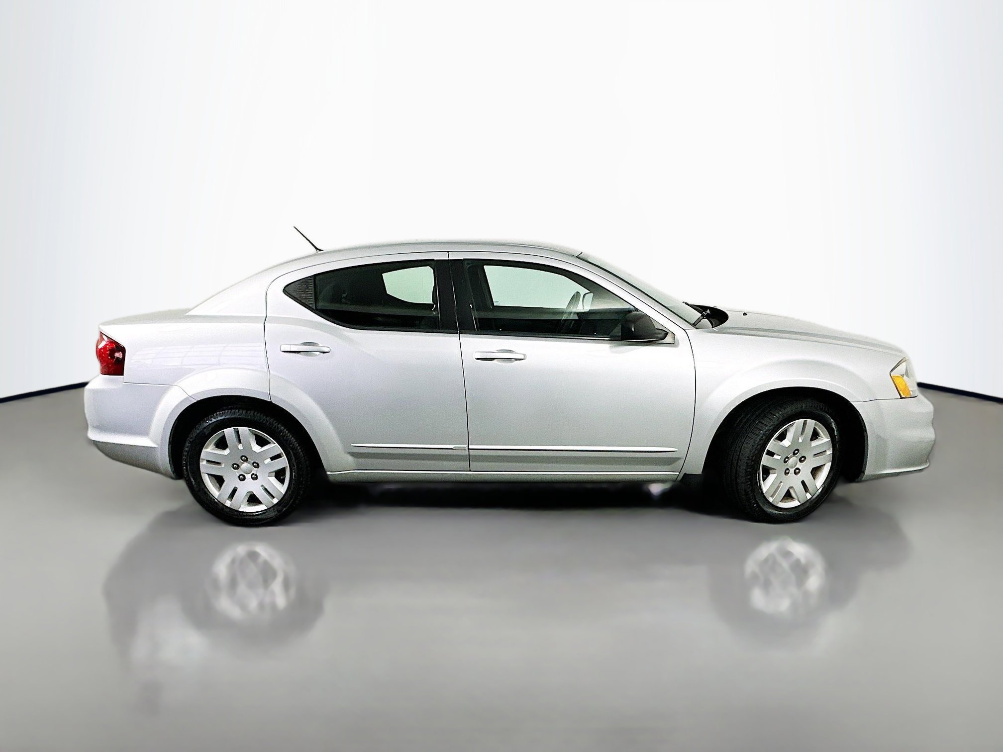 Used 2011 Dodge Avenger Express image 8