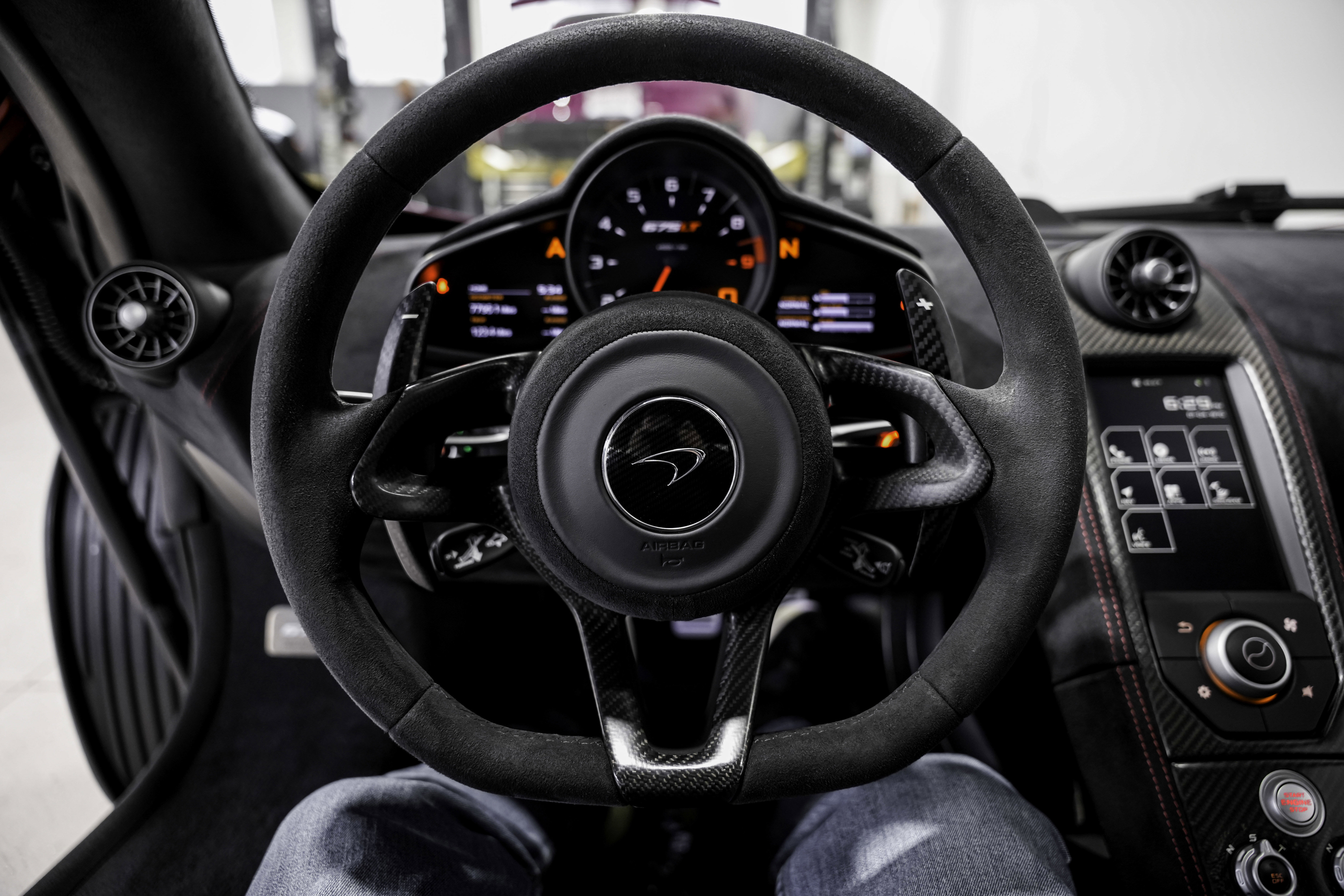 Used 2016 McLaren 675LT Coupe image 11