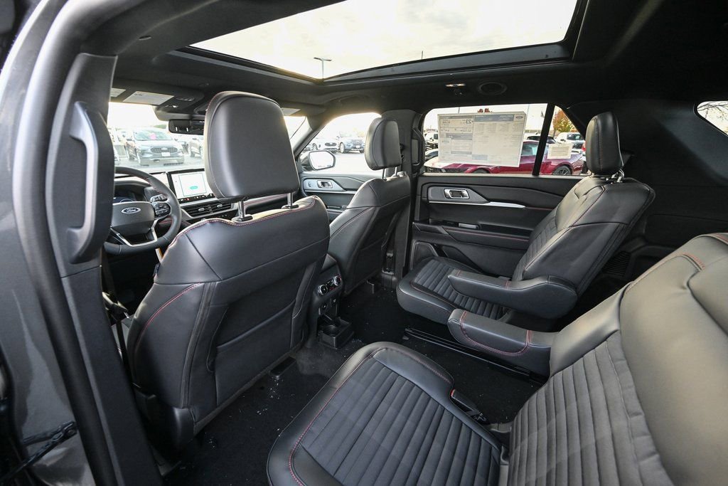 New 2026 Ford Explorer ST-Line w/ ST-Line Street Pack image 19