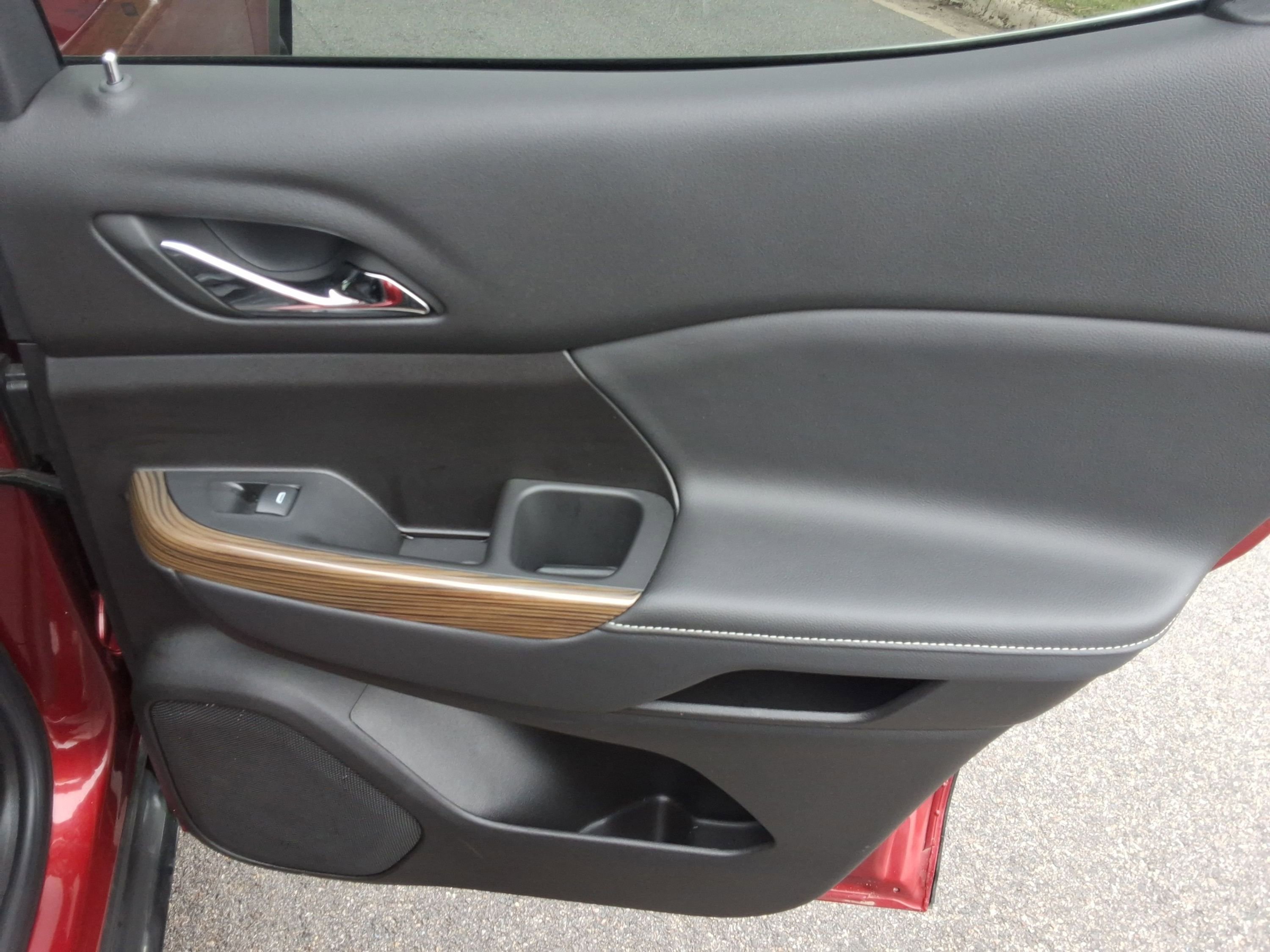 Used 2023 GMC Acadia SLE w/ Driver Convenience Package image 23