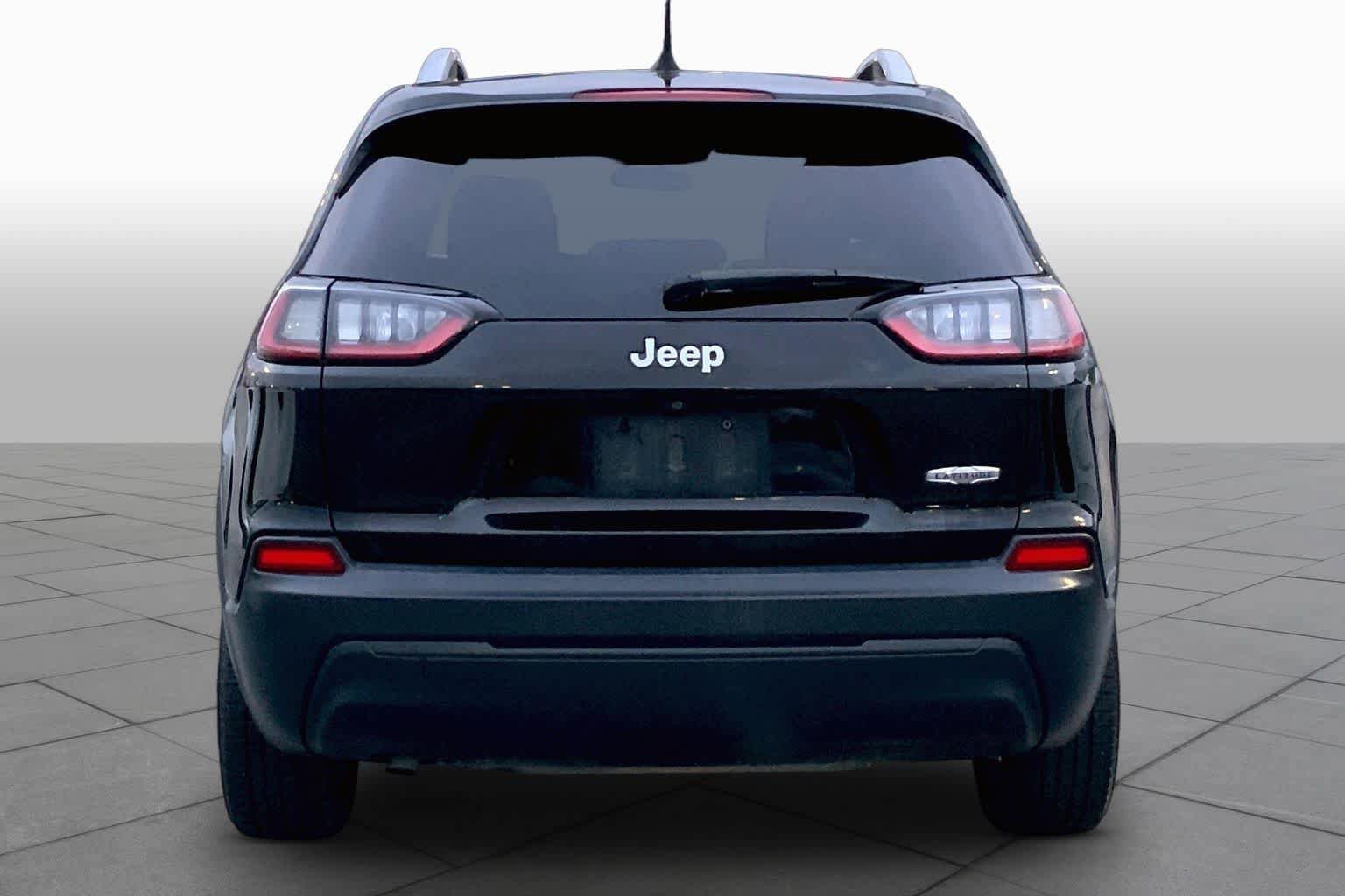 Used 2019 Jeep Cherokee Latitude w/ Popular Appearance Group FWD image 5