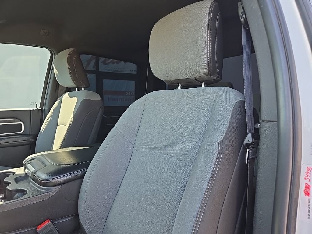 Used 2024 RAM 2500 Big Horn AWD/4WD image 40