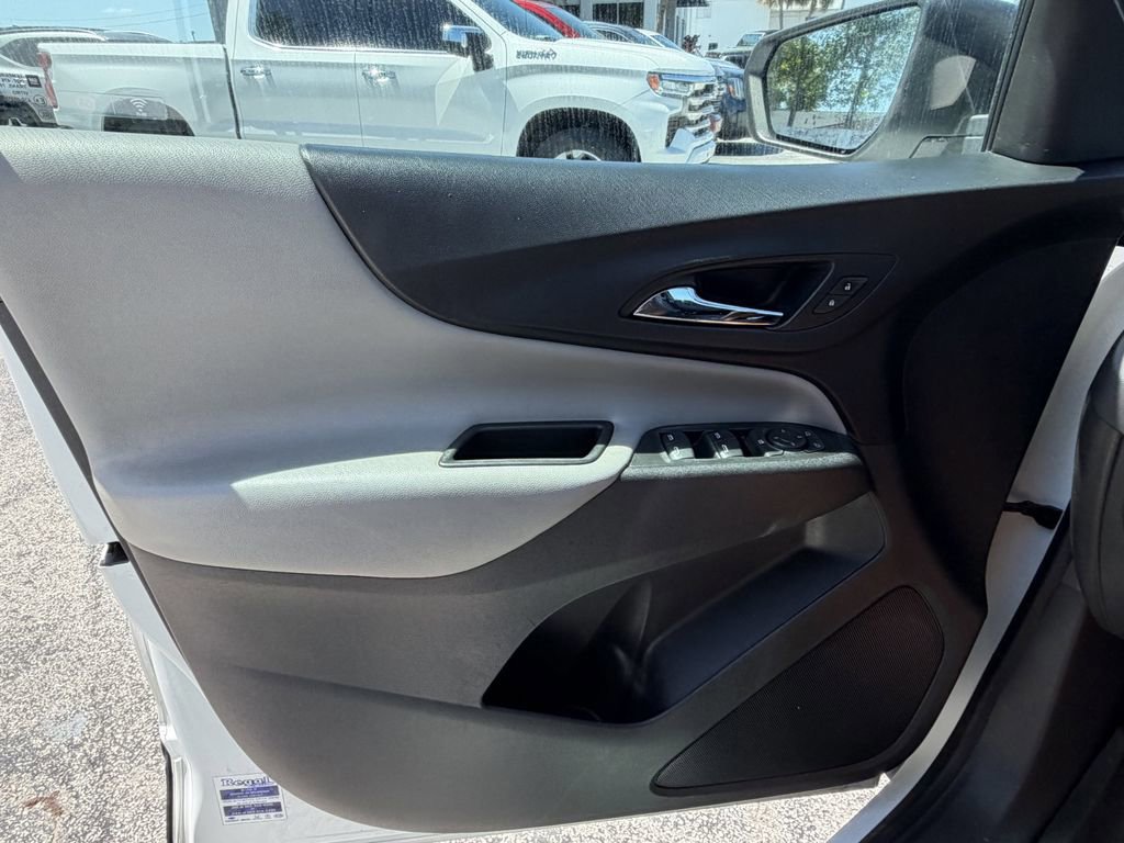 Used 2021 Chevrolet Equinox LS w/ LS Convenience Package FWD image 21